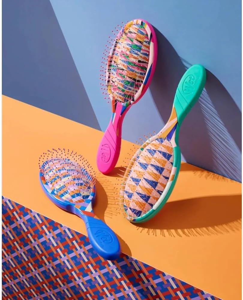 Wet Brush Pro Detangler, Artful Ace Design, Out Of Bounds